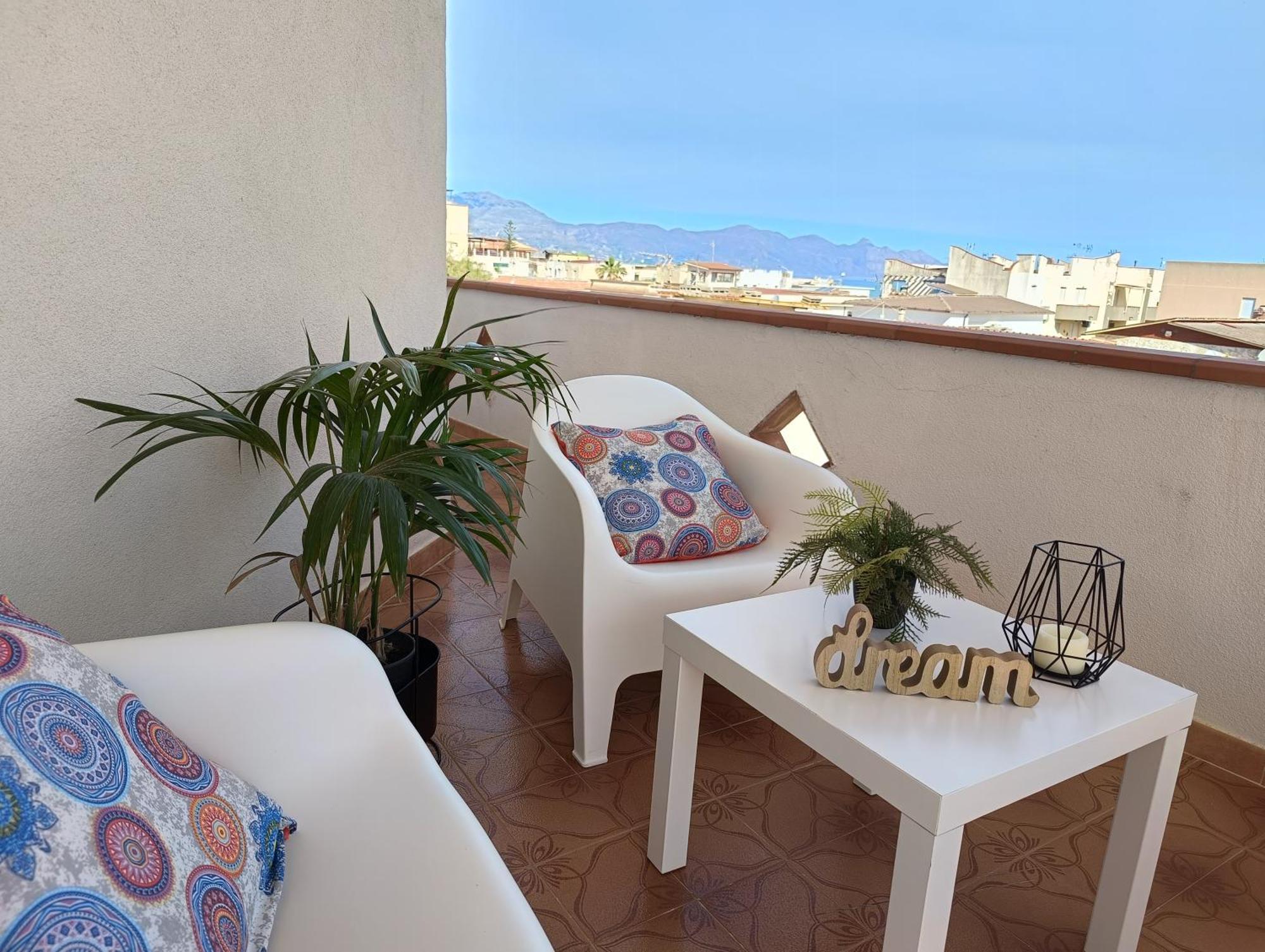אלקאמו " Limoncello" Appartamento A 150 M Dal Mare ! Perfetto Per Famiglie E Coppie מראה חיצוני תמונה